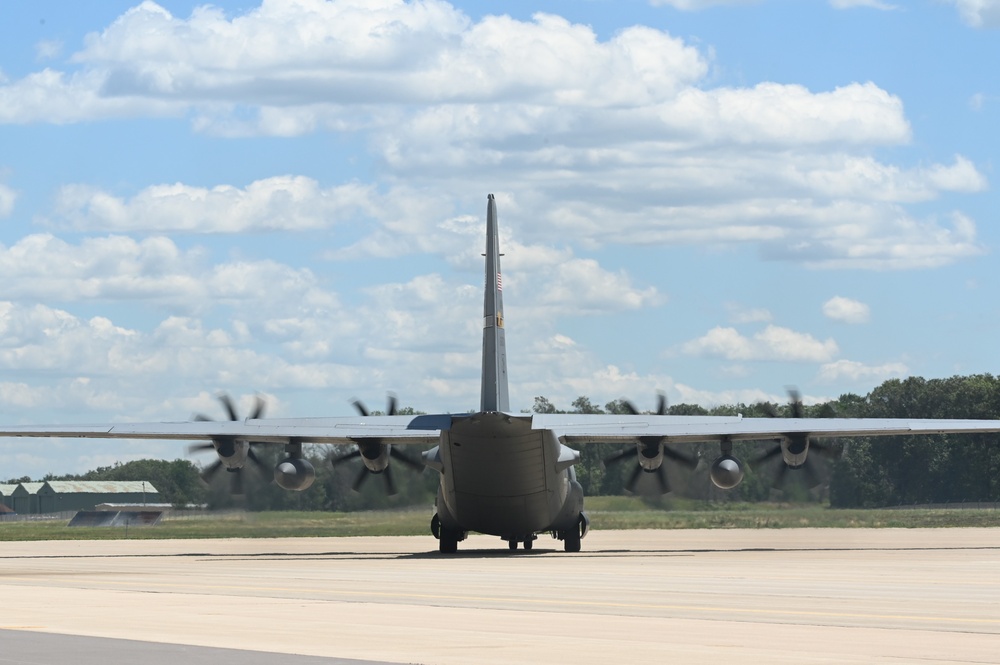 Minnesota Air National Guard Conducts Specialized Fuel Operations at Volk Field