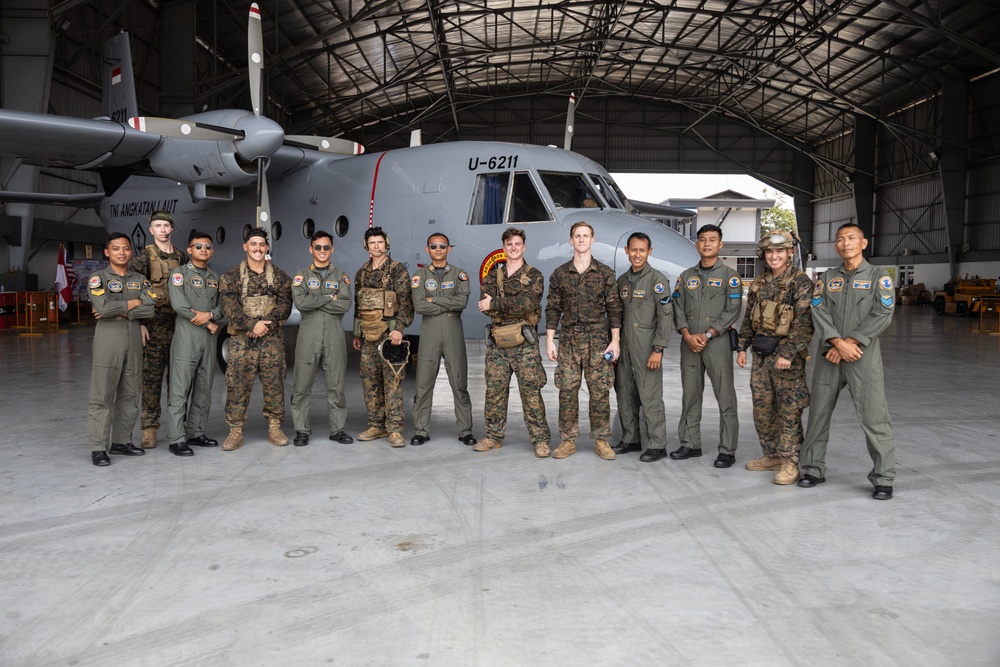 Indonesian Korps Marinir, 1st Recon Bn. Marines conduct jump training