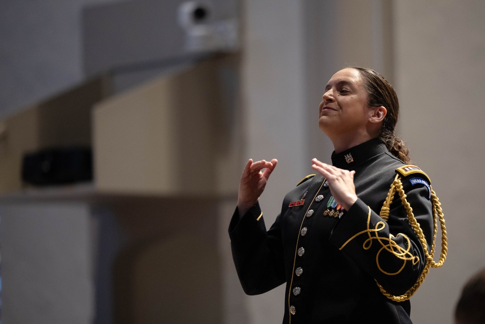 The U.S. Army Chorus and Brass Quintet perform special Memorial Day concert for the Dallas community