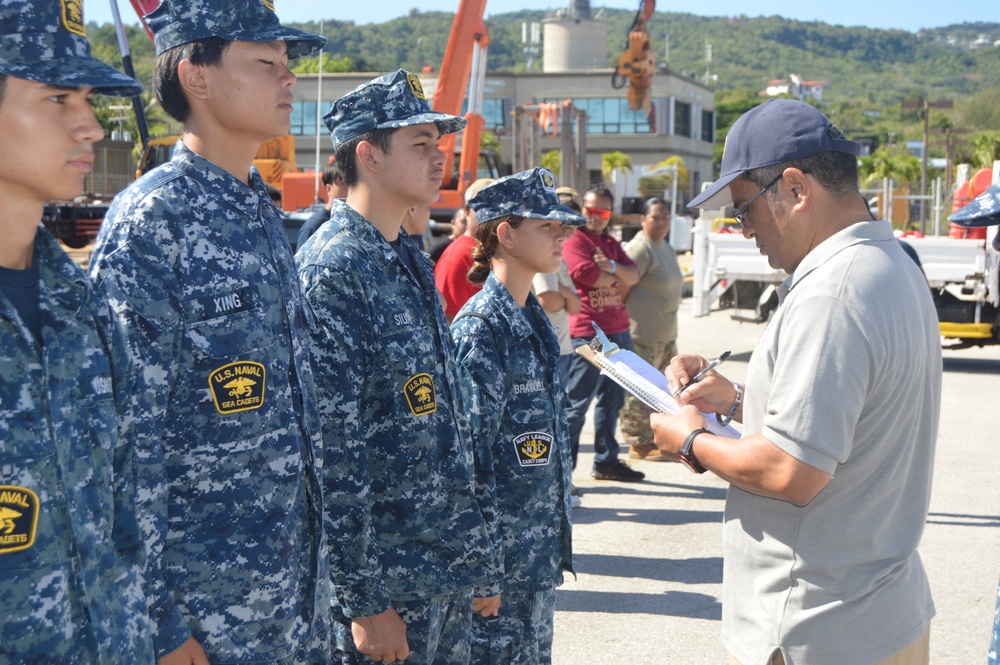 Maritime Prepositioning Ships Squadron Three Team Meets with Aspiring Civil Service Mariners