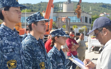 Maritime Prepositioning Ships Squadron Three Team Meets with Aspiring Civil Service Mariners