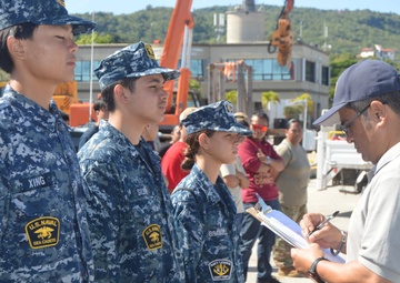 Maritime Prepositioning Ships Squadron Three Team Meets with Aspiring Civil Service Mariners