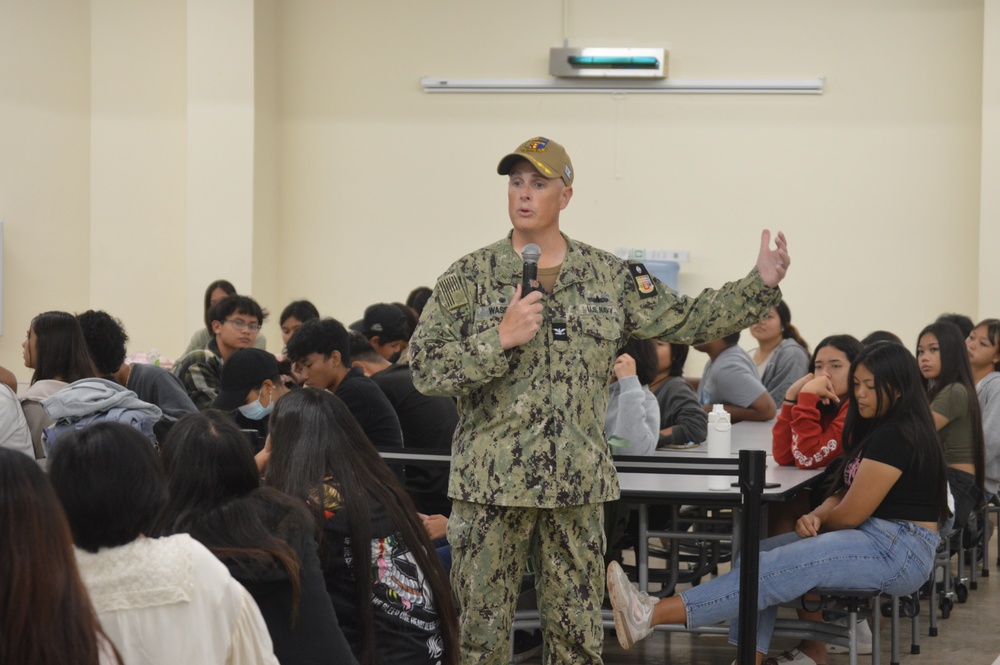 Maritime Prepositioning Ships Squadron Three Team Meets with Aspiring Civil Service Mariners