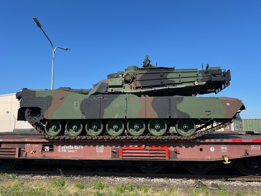 First railhead of APS-2 tanks bound for new APS worksite in Powidz, Poland departs Mannheim