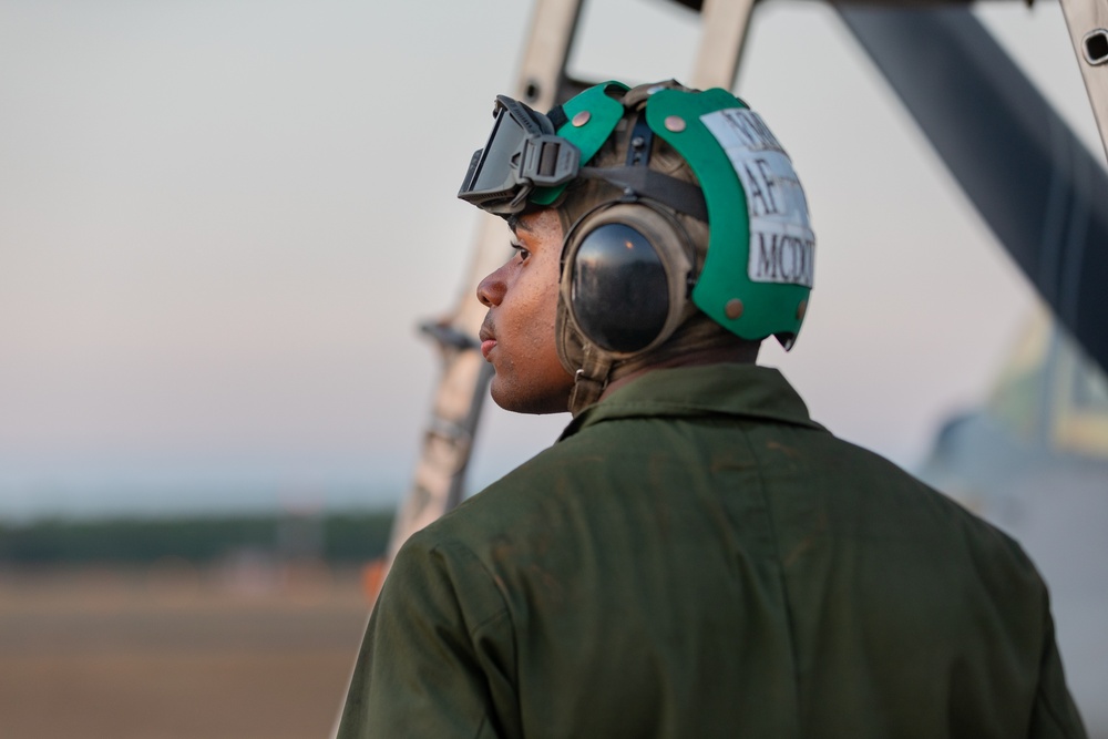 MRF-D 24.3: MV-22B Ospreys take off from RAAF Darwin during Exercise Diamond Storm 24