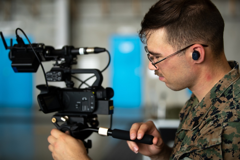 US Marines with COMMSTRAT support the MCIPAC Change of Command