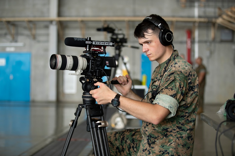 US Marines with COMMSTRAT support the MCIPAC Change of Command