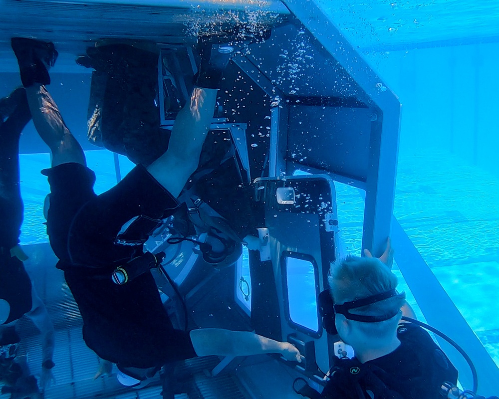 Marines with III MEF conduct Underwater Egress Training