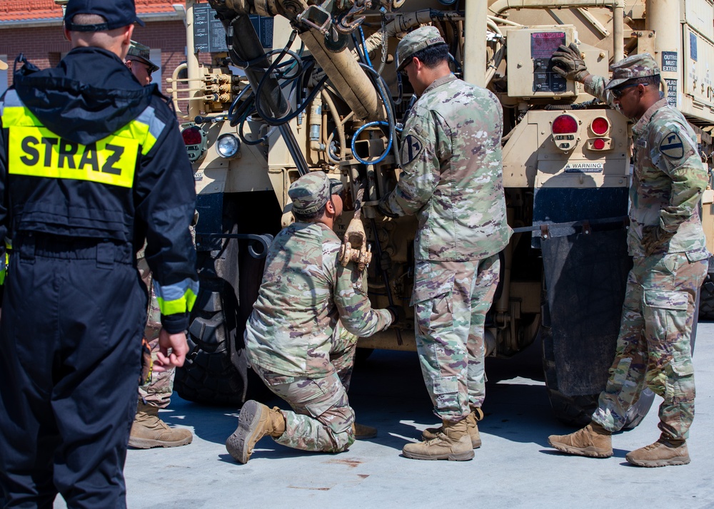 1st Cavalry Division Conducts Recovery Training with Local Polish Fire Brigade