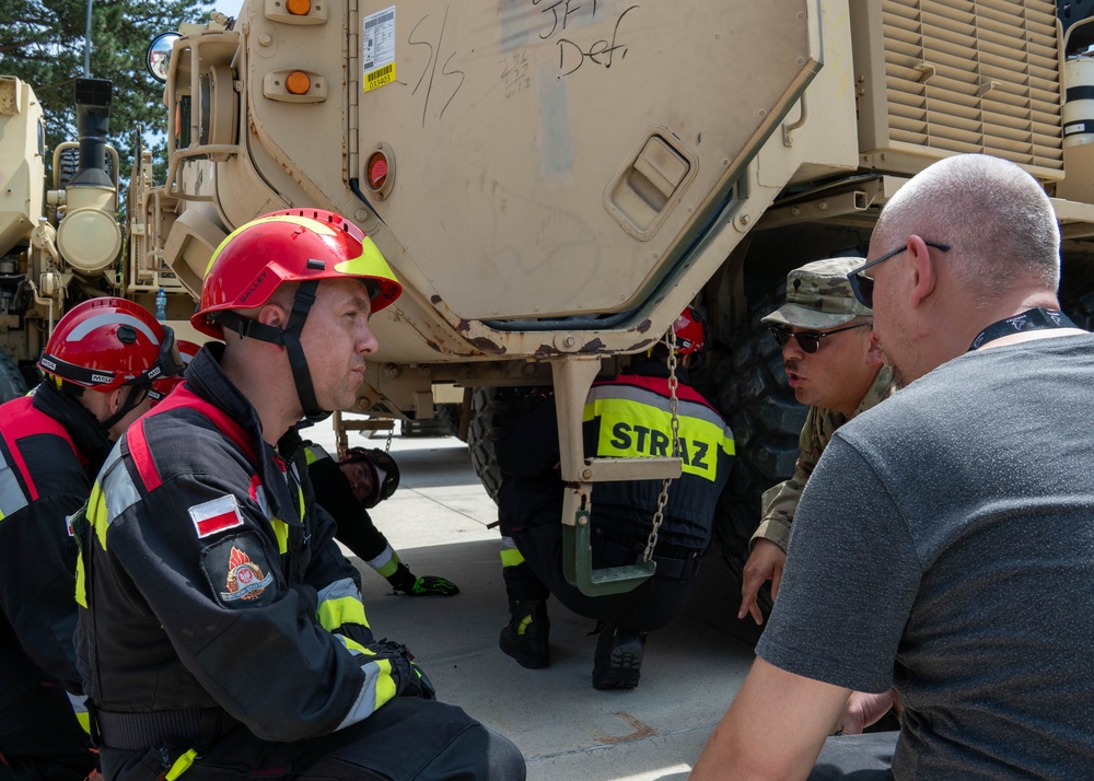 1st Cavalry Division Conducts Recovery Training with Local Polish Fire Brigade