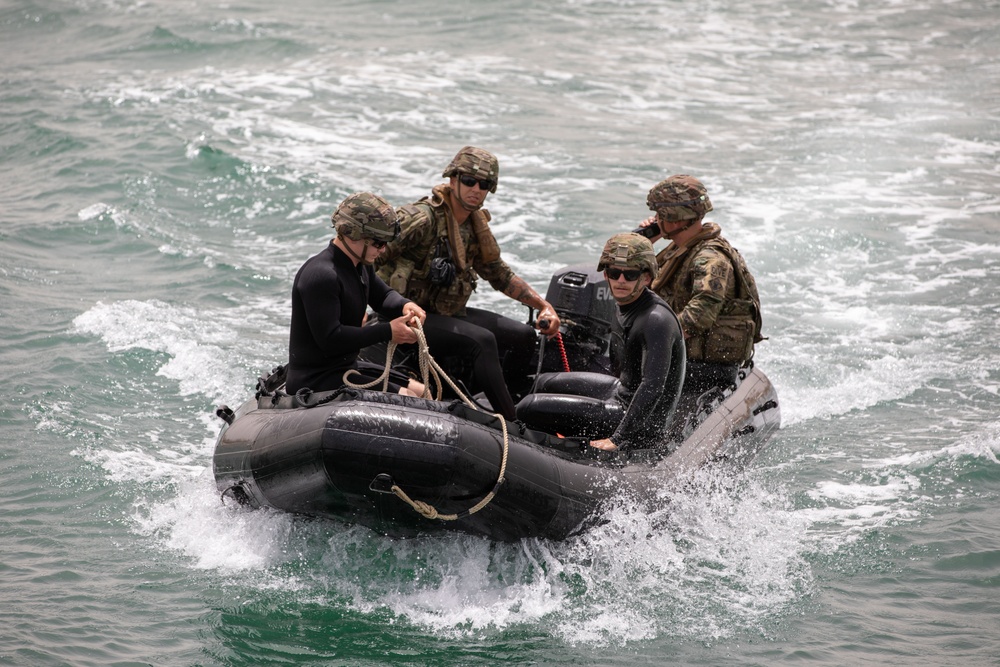 U.S. Army Divers Support Vessel Recovery Operations