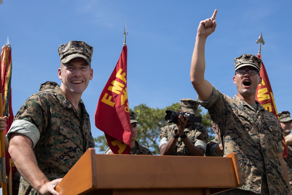 CO. Niedziocha holds formation to recognize Marines