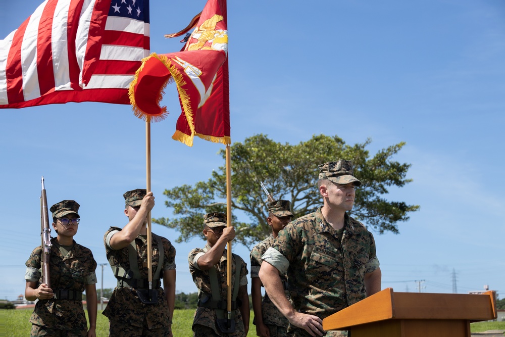 CO. Niedziocha holds formation to recognize Marines