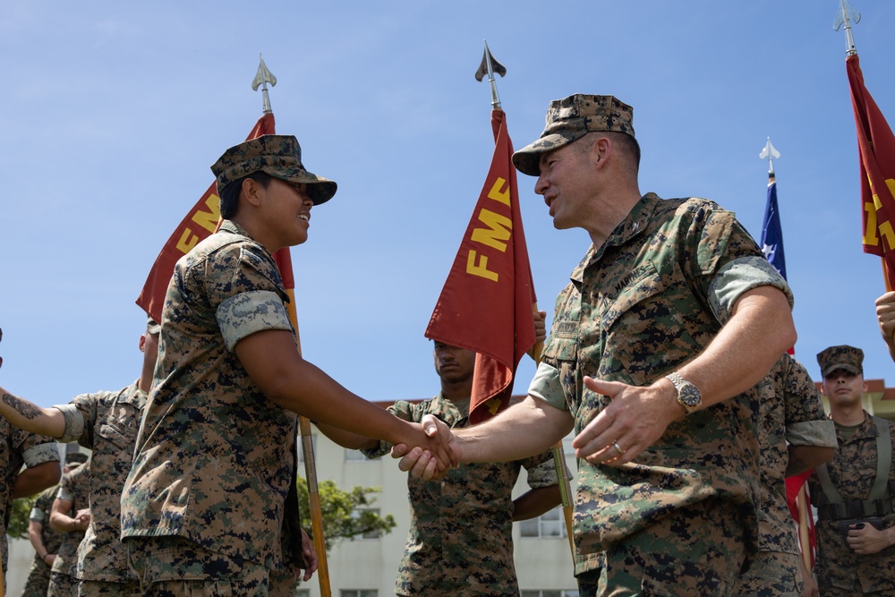 CO. Niedziocha holds formation to recognize Marines