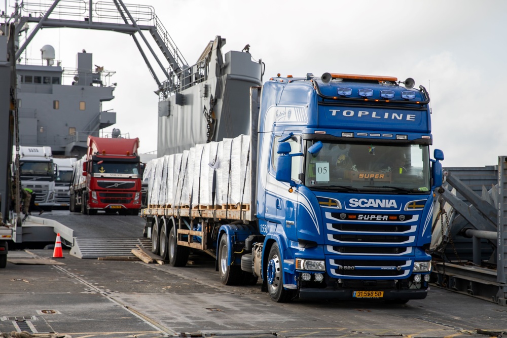 JLOTS Trident Pier Delivers Humanitarian Aid