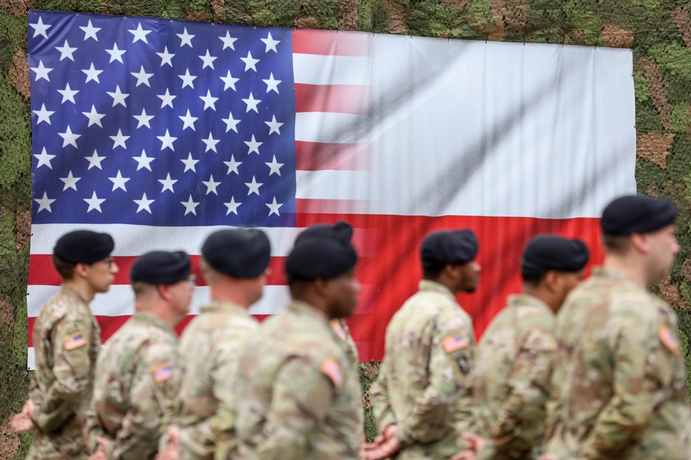 USAG Poland Conducts Change of Command Ceremony