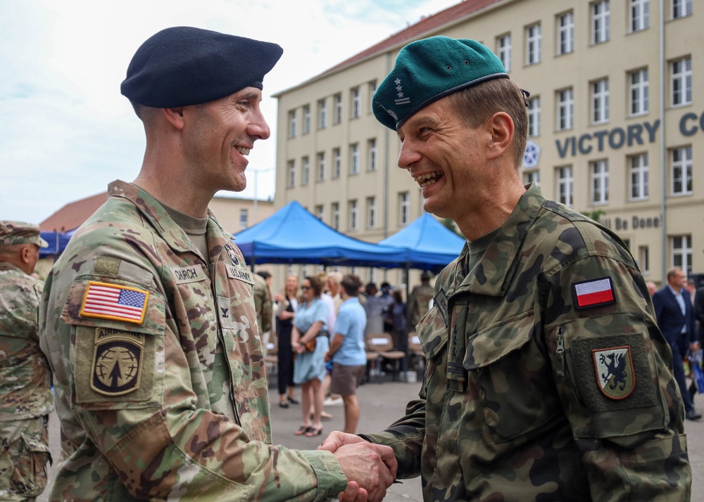 USAG Poland Conducts Change of Command Ceremony