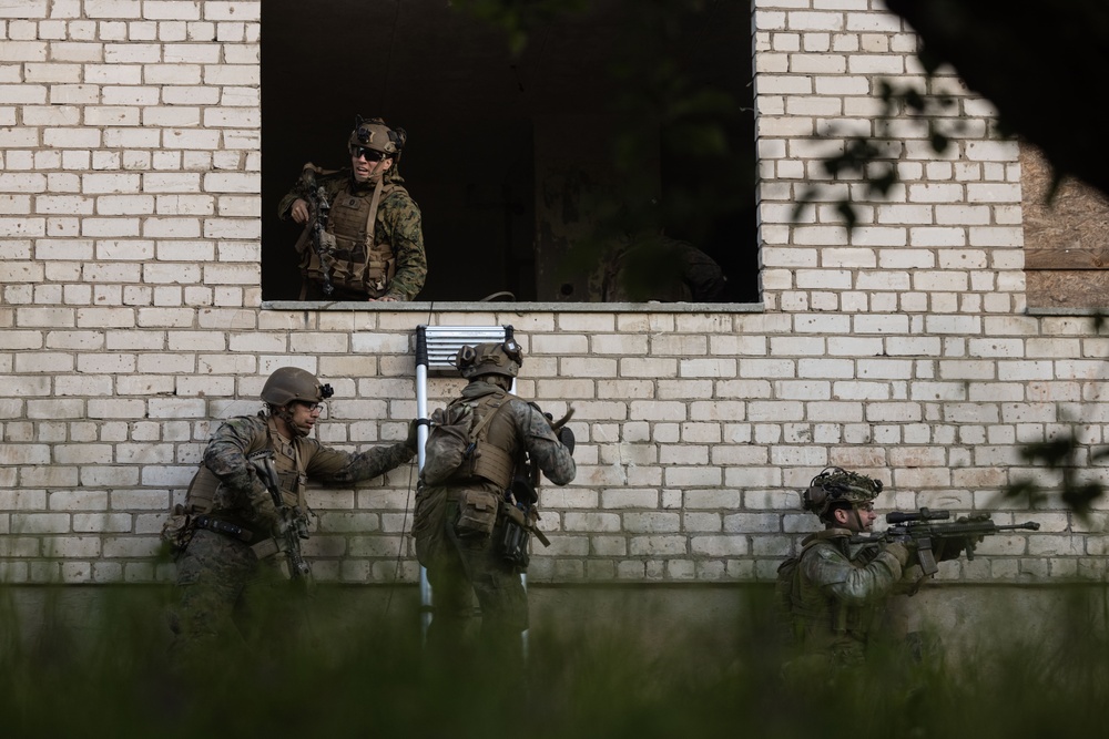 BLT 1/8 24th MEU (SOC), Spanish Marines, and Latvian National Guard Soldiers Conduct Final MOUT Exercise During BALTOPS 24