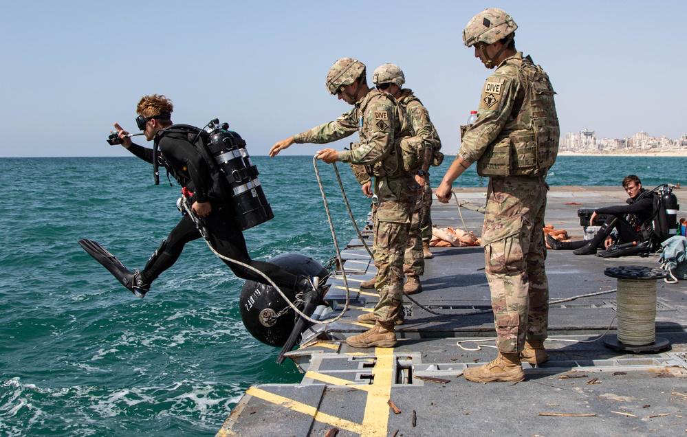 U.S. Army Divers Support Vessel Recovery Operations