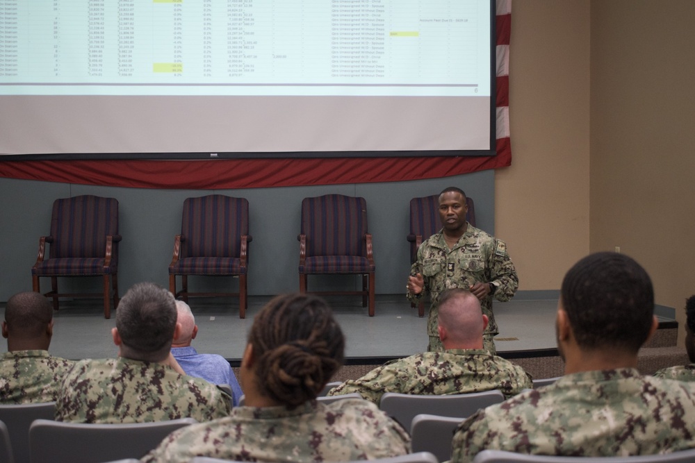 Commander, MNCC visits Jacksonville area