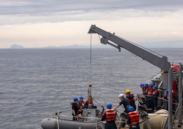 USS Higgins (DDG 76) Rigid Hull Inflatable Boat (RHIB) Recovery for Man Overboard Training