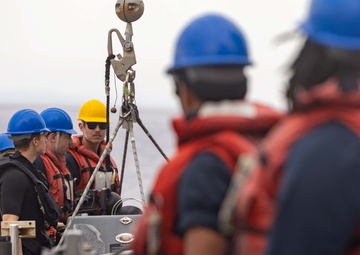 USS Higgins (DDG 76) Rigid Hull Inflatable Boat (RHIB) Recovery for Man Overboard Training