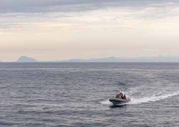 USS Higgins (DDG 76) Rigid Hull Inflatable Boat (RHIB) Recovery for Man Overboard Training