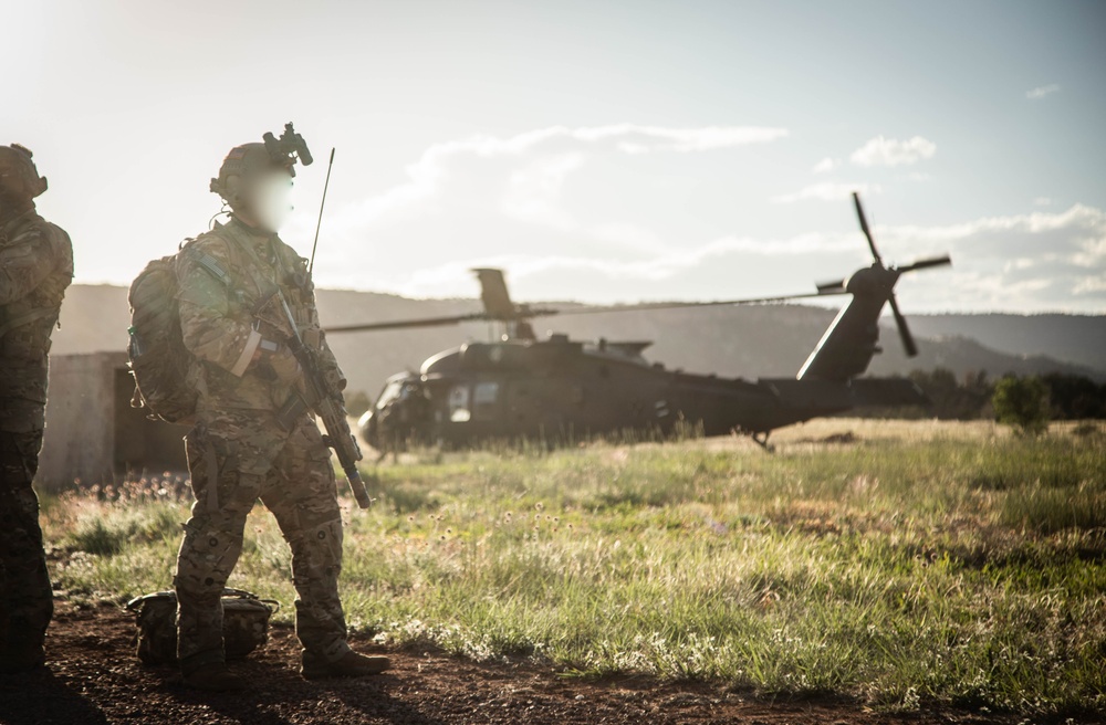 10th Special Forces Group conduct Air Assult With 4th Combat Aviation Brigade