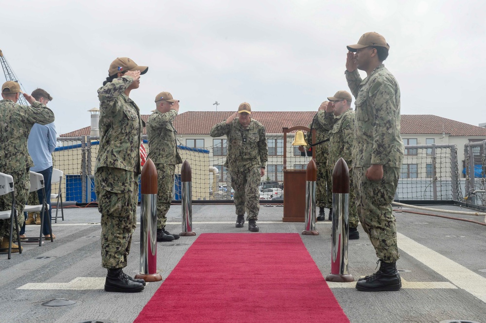 USS Fort Worth (LCS 3) Holds Change of Command Ceremony