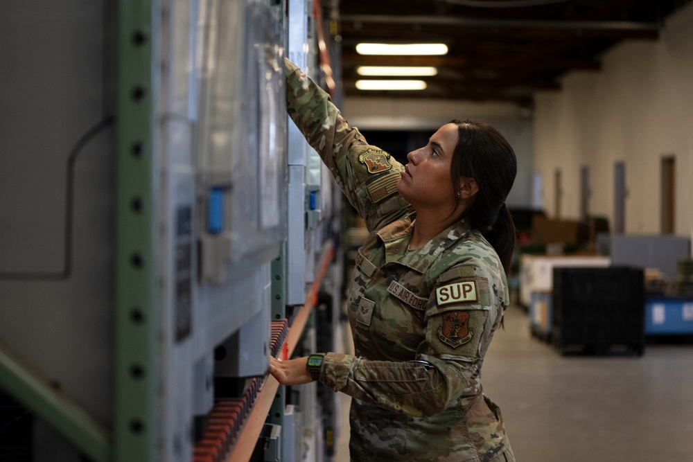 156th LRS supports 52nd LRS during readiness exercise