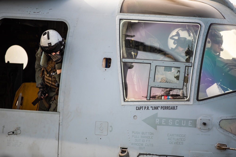 VMM-365 (REIN), 24th MEU (SOC) MV-22B Osprey Flight Operations on USS Wasp (LHD 1)