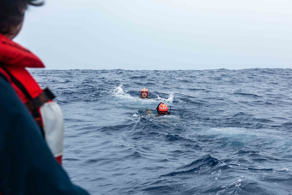 Daniel Inouye Conducts Joint Personnel Recovery Training Exercise with U.S. Air Force