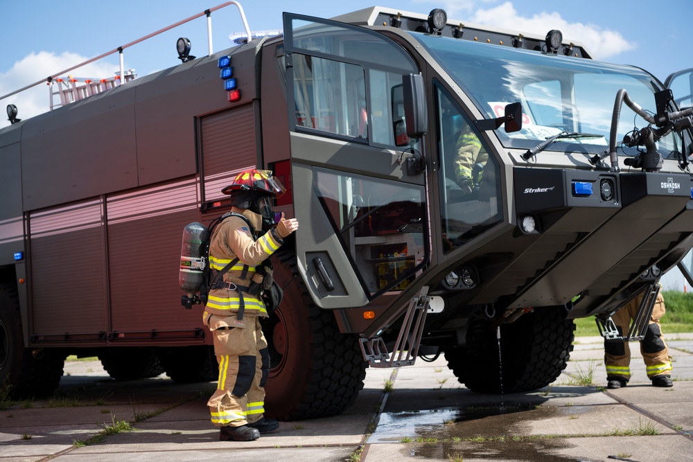 52nd CES downed aircraft training during readiness exercise