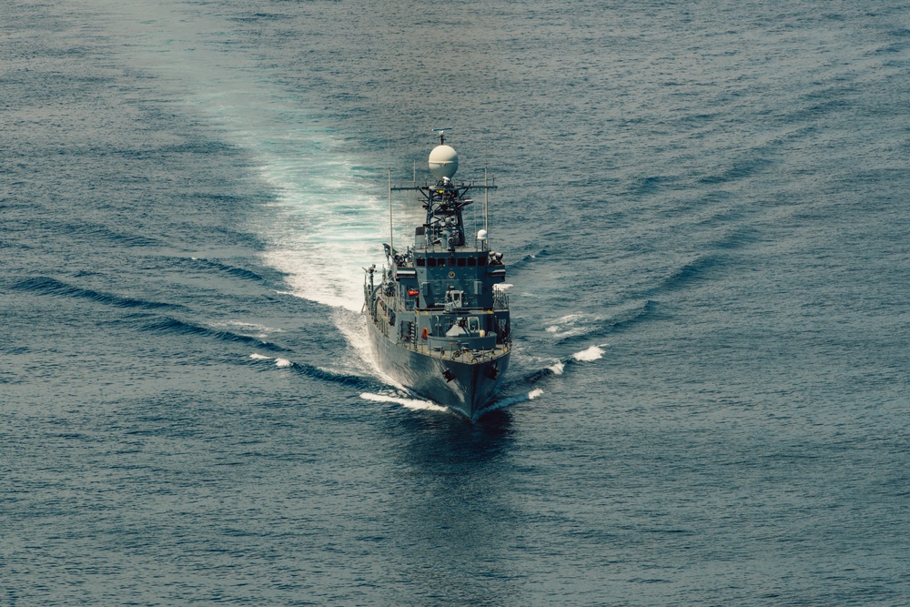 George Washington Conducts a Bilateral Exercise with the Colombian navy