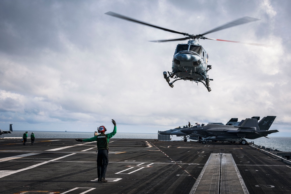 George Washington Conducts a Bilateral Exercise with the Colombian navy