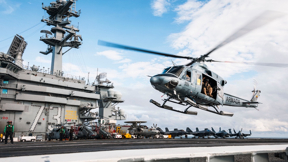 George Washington Conducts a Bilateral Exercise with the Colombian navy