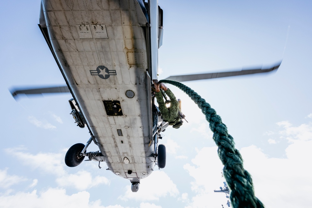 George Washington Conducts a Bilateral Exercise with the Colombian navy