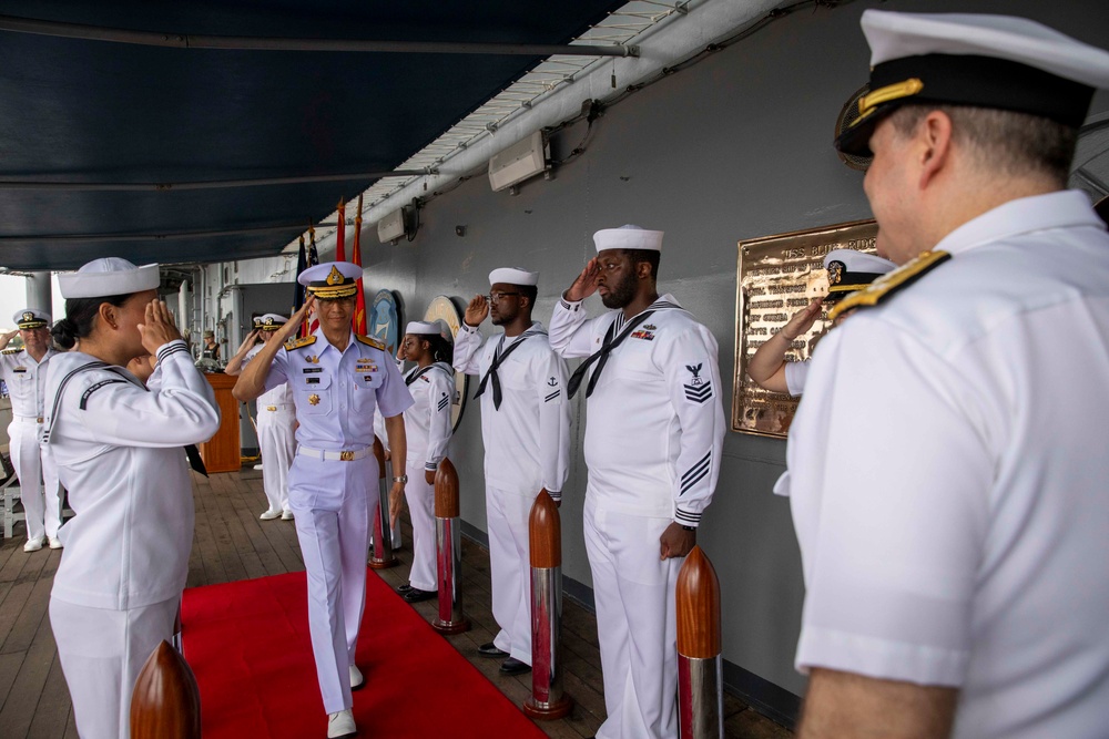 Royal Thai Fleet Commander Visits USS Blue Ridge