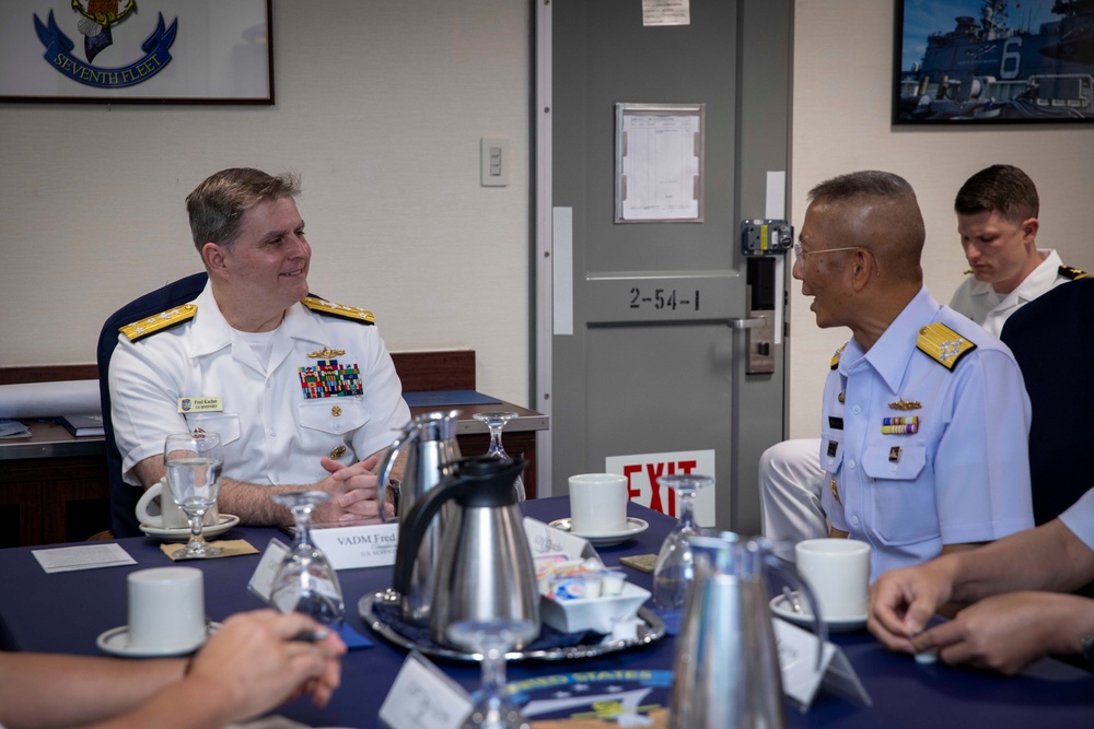 Royal Thai Fleet Commander Visits USS Blue Ridge