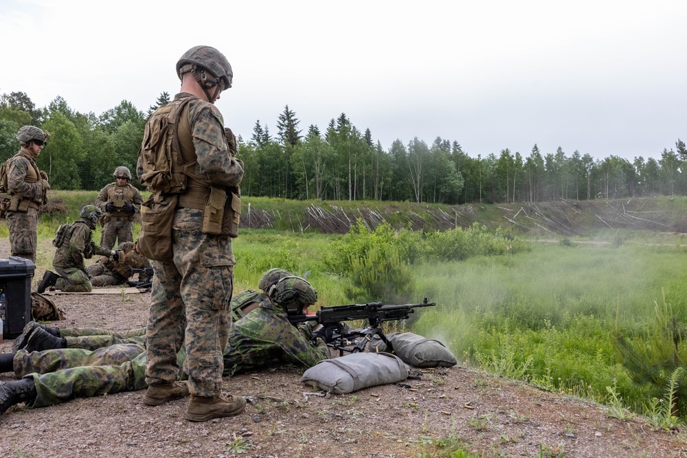 Finnish Conscripts Train with U.S. Service Weapons
