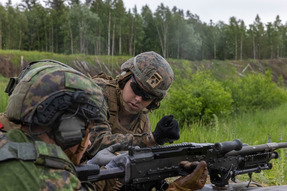Finnish Conscripts Train with U.S. Service Weapons