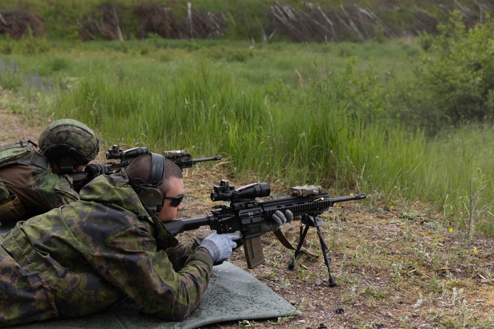 Finnish Conscripts Train with U.S. Service Weapons