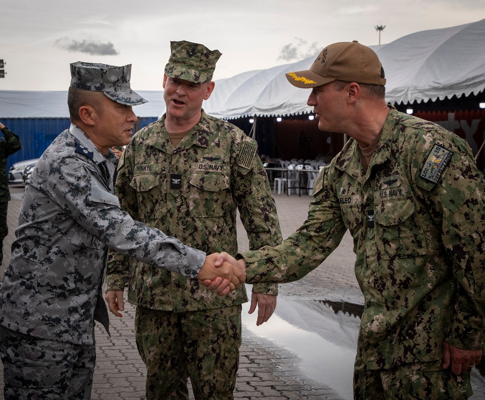 Royal Thai Army Chief of Defense Forces visits C7F