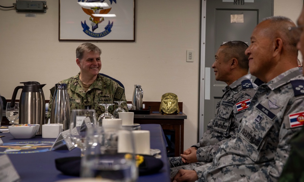 Royal Thai Army Chief of Defense Forces visits C7F
