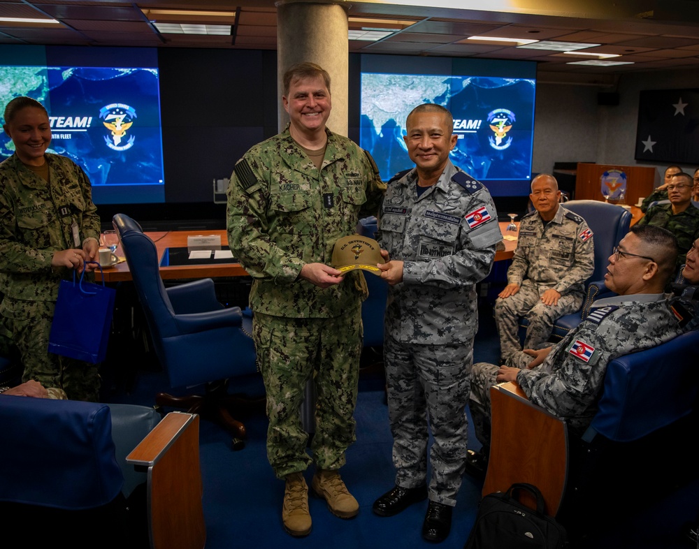 Royal Thai Army Chief of Defense Forces visits C7F