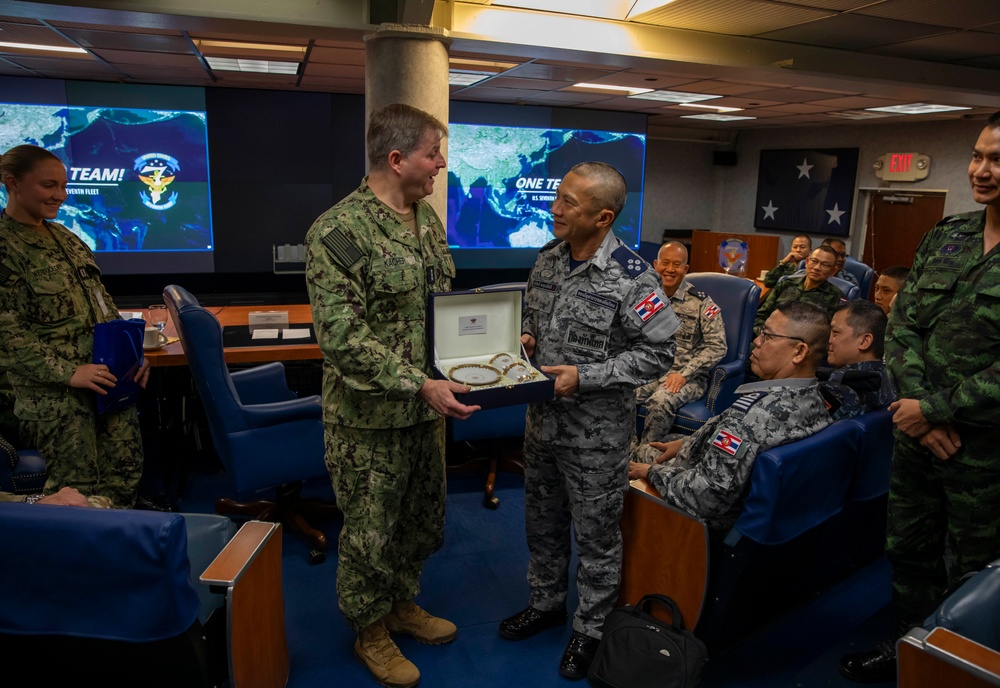 Royal Thai Army Chief of Defense Forces visits C7F