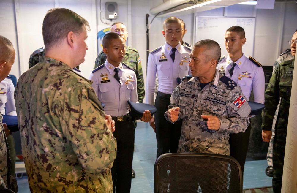 Royal Thai Army Chief of Defense Forces visits C7F