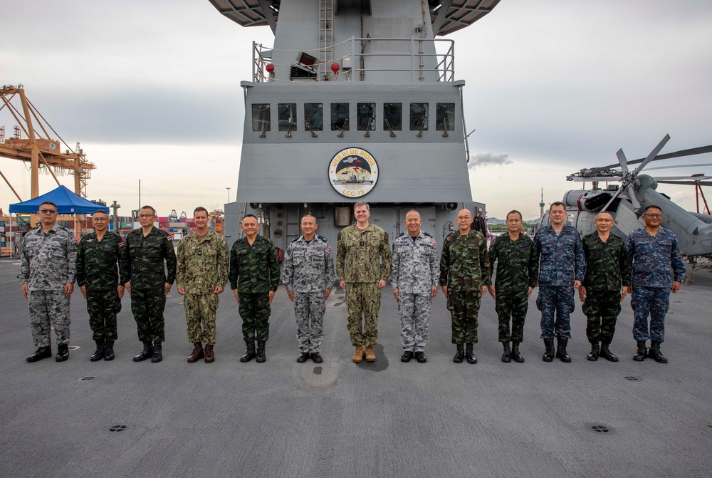 Royal Thai Army Chief of Defense Forces visits C7F