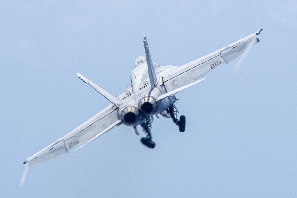 USS Ronald Reagan (CVN 76) conducts air combat-skills practice