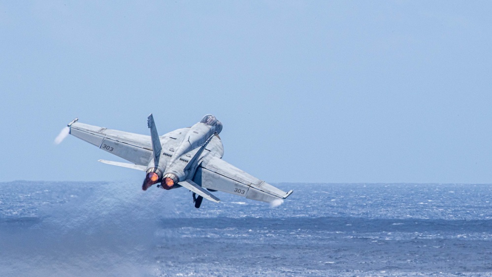 USS Ronald Reagan (CVN 76) conducts air combat-skills practice